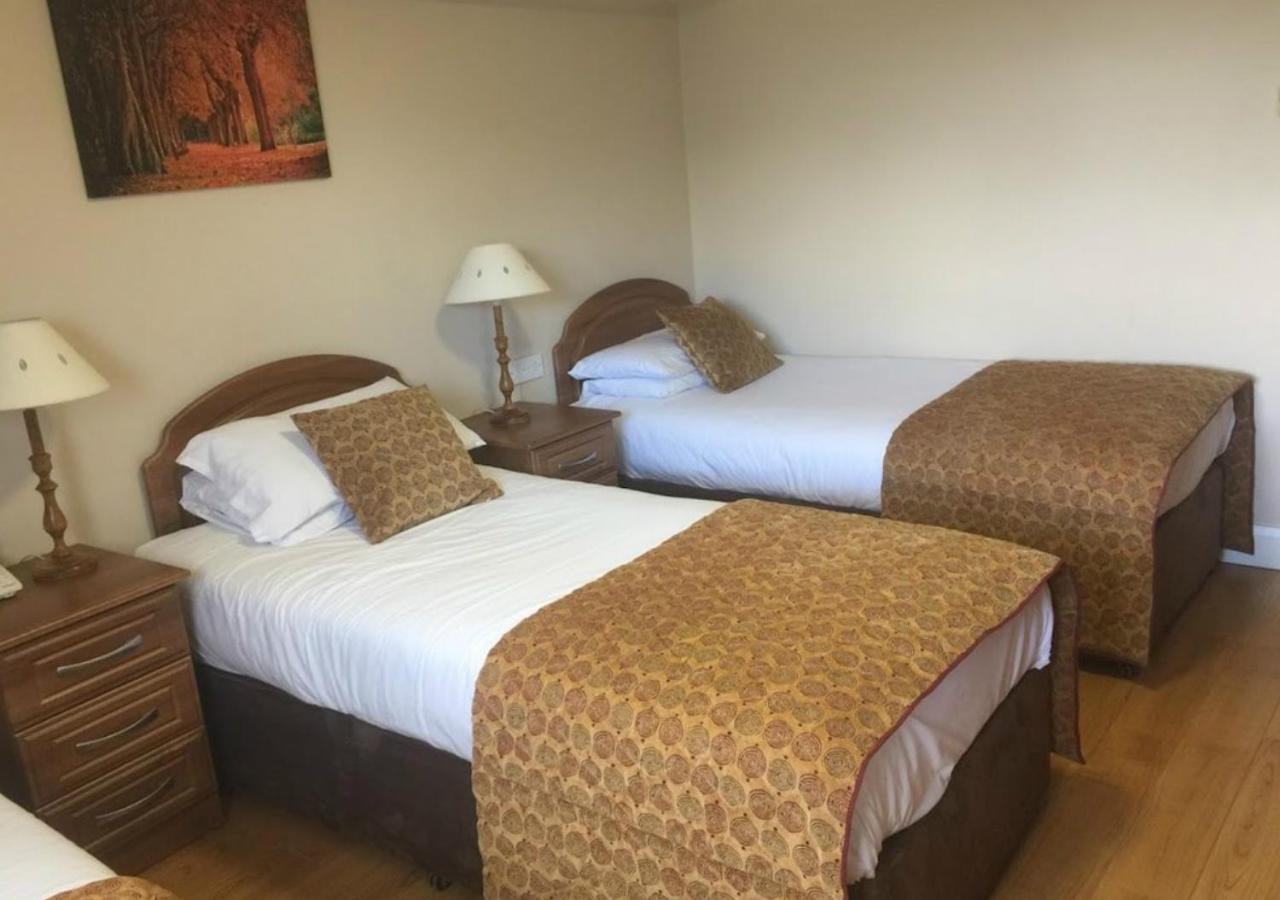 Crossmaglen Cross Square Hotel المظهر الخارجي الصورة