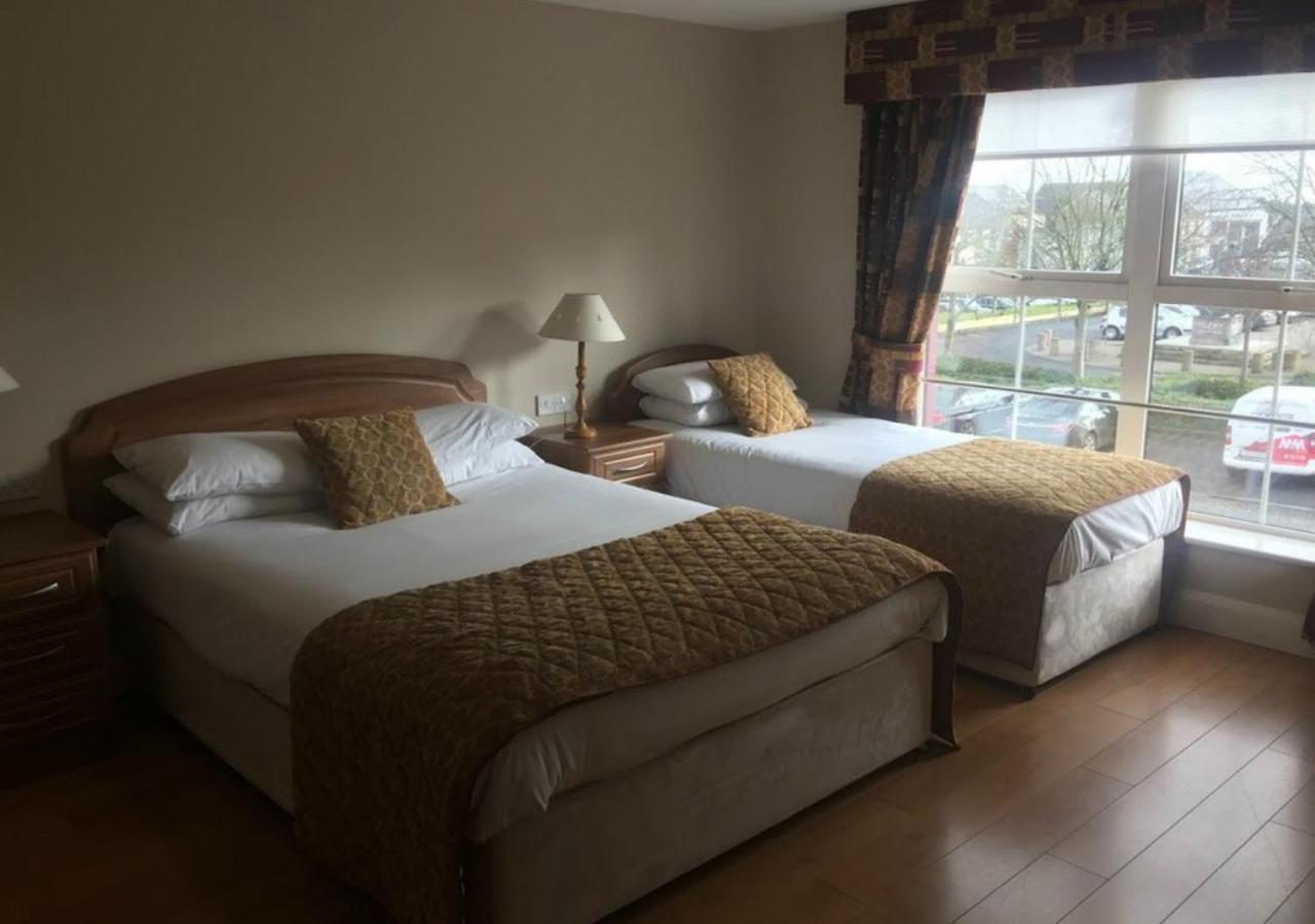 Crossmaglen Cross Square Hotel المظهر الخارجي الصورة