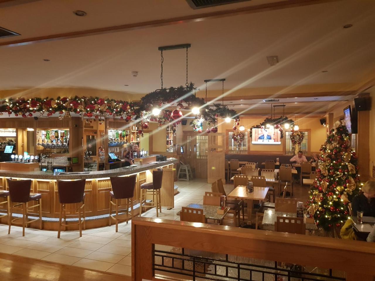 Crossmaglen Cross Square Hotel المظهر الخارجي الصورة